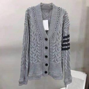 Long sleeved loose knit cardigan